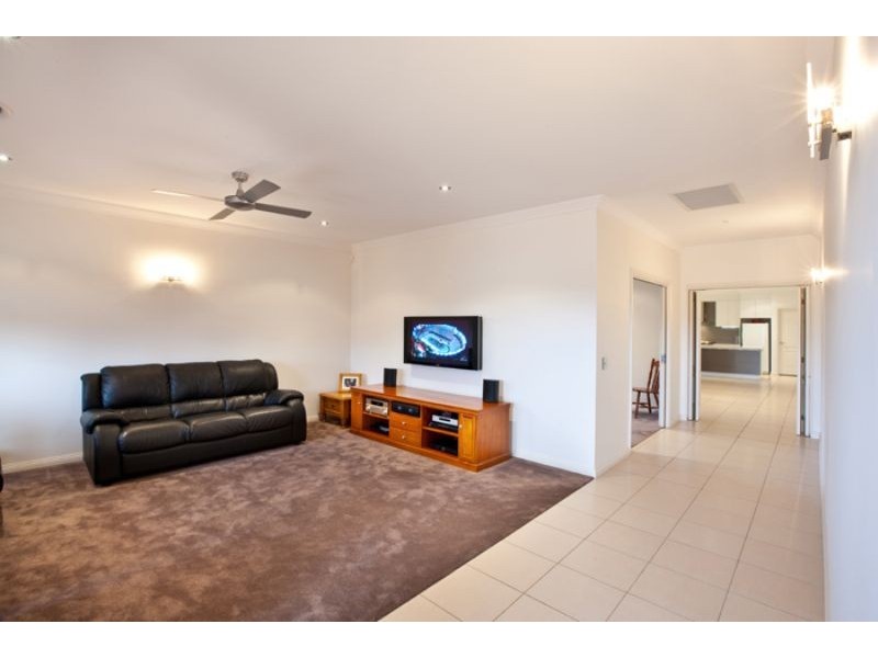 3 Adelong Court, Nichols Point VIC 3501
