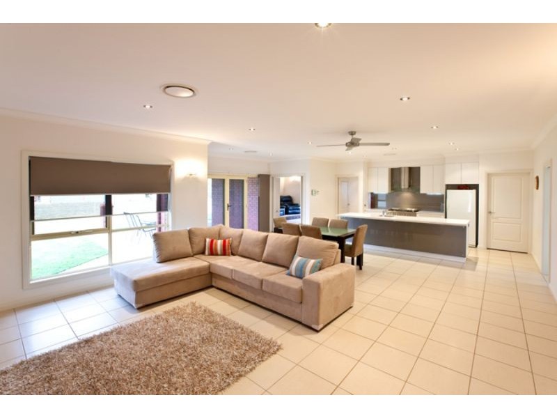 3 Adelong Court, Nichols Point VIC 3501