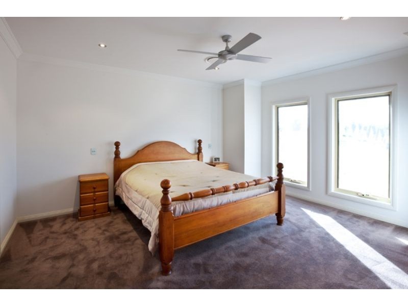 3 Adelong Court, Nichols Point VIC 3501