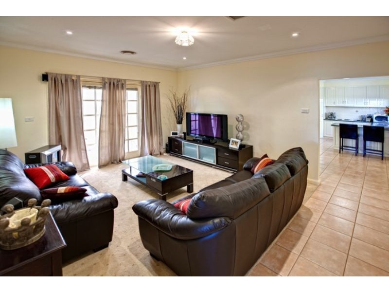 73a Summer Drive, Buronga NSW 2739