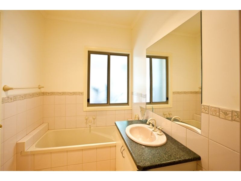 73a Summer Drive, Buronga NSW 2739