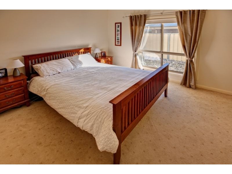 73a Summer Drive, Buronga NSW 2739