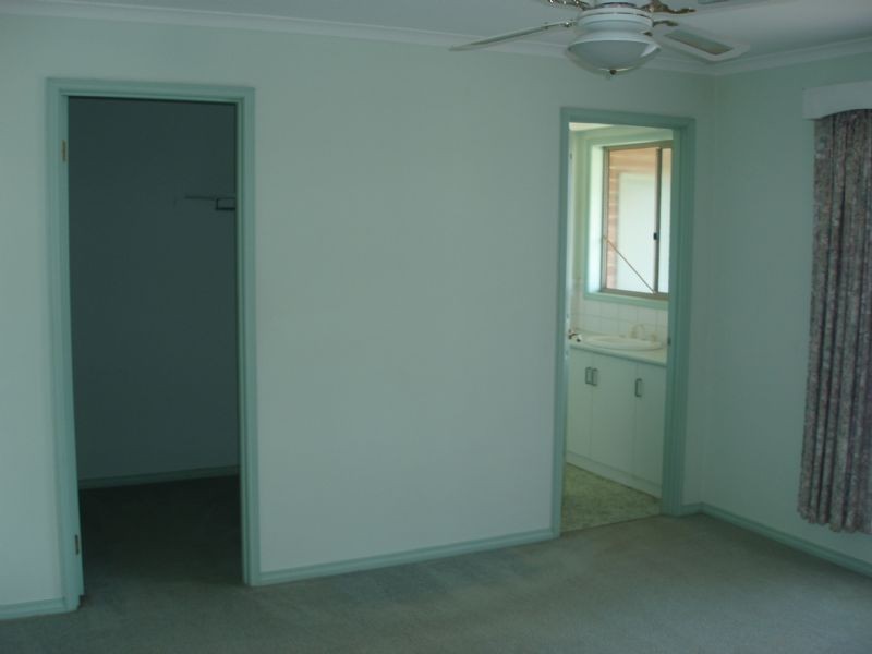 11 Martin Avenue, Ouyen VIC 3490