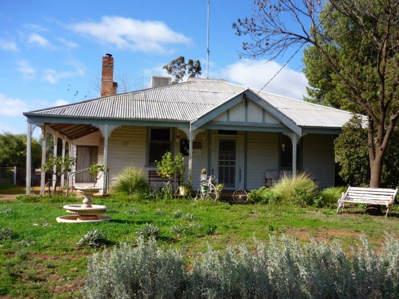37 Farrell Street, Ouyen VIC 3490