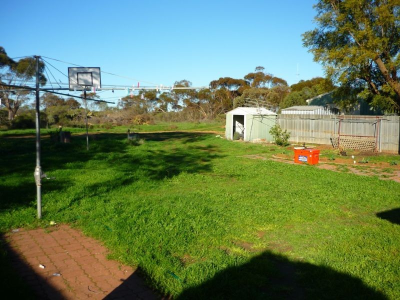 33 Ritchie Street, Ouyen VIC 3490