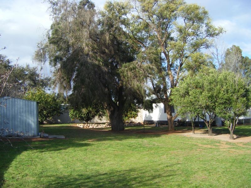2 Westcliffs Avenue, Red Cliffs VIC 3496