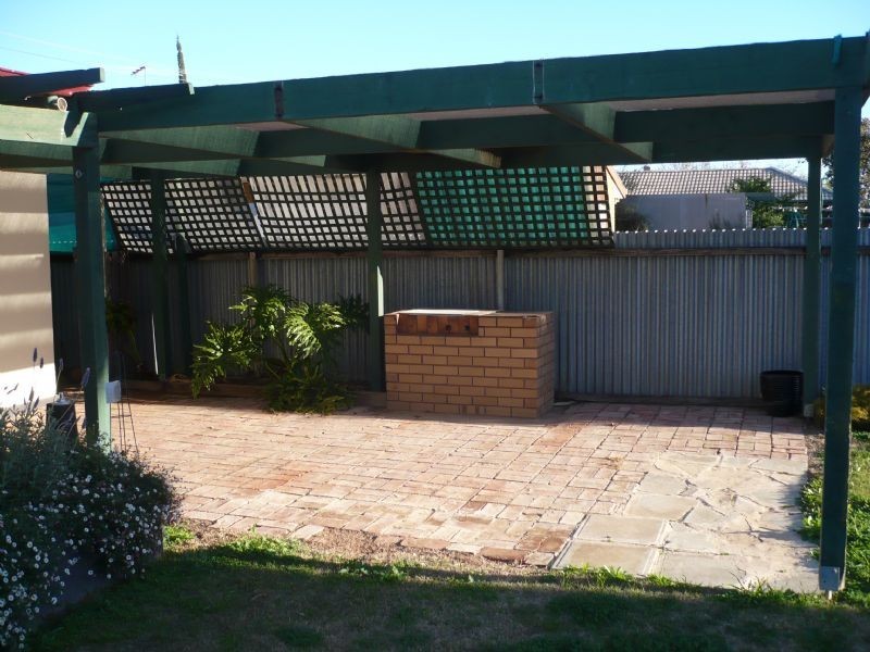 9 Logan Avenue, Mildura VIC 3500