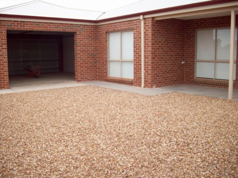 8 Anne Cox Drive, Red Cliffs VIC 3496