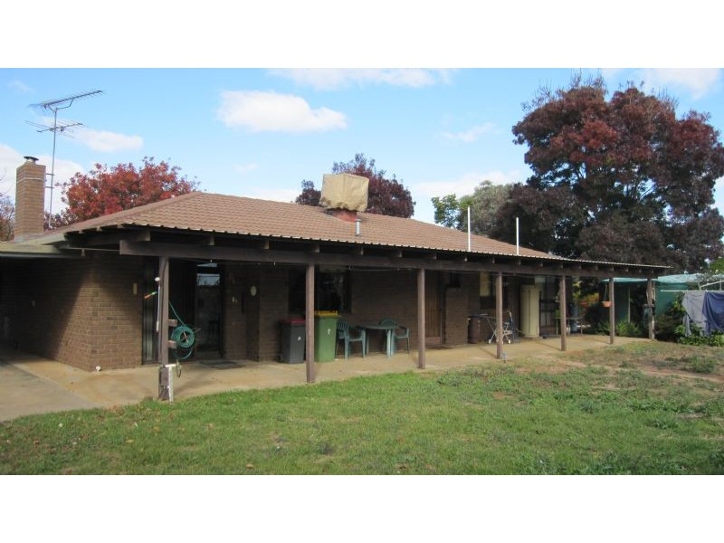 20 Happy Valley Road, Robinvale VIC 3549