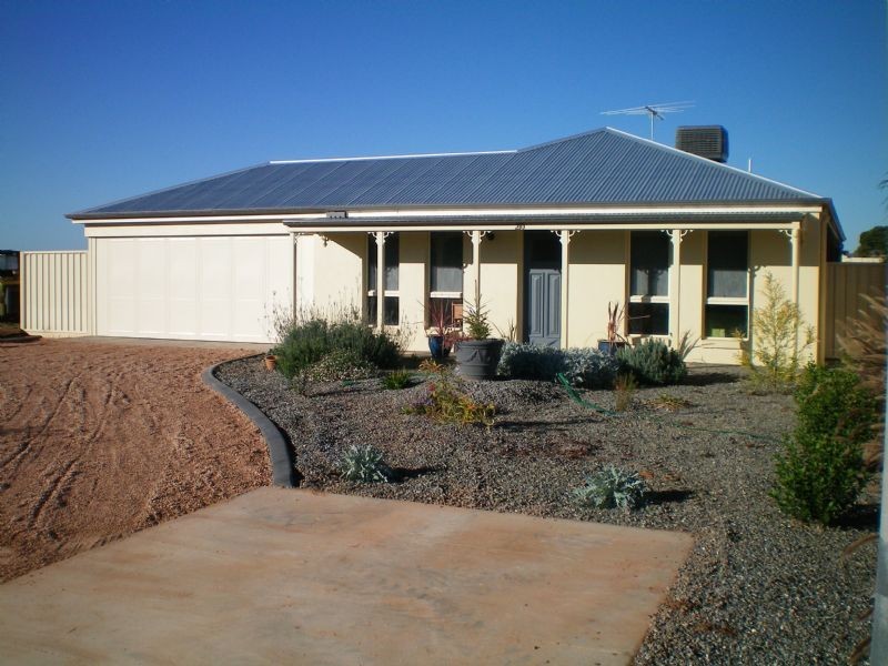 210 Pitman Avenue, Gol Gol NSW 2738