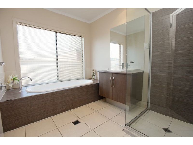 2b Barraclough Way, Mildura VIC 3500