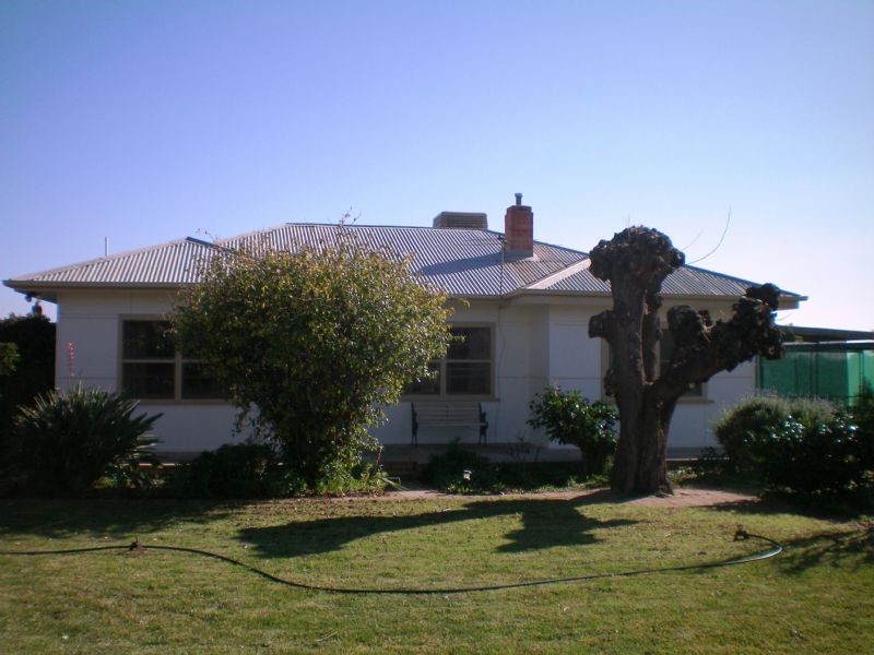 393 Koorlong Avenue, Irymple VIC 3498