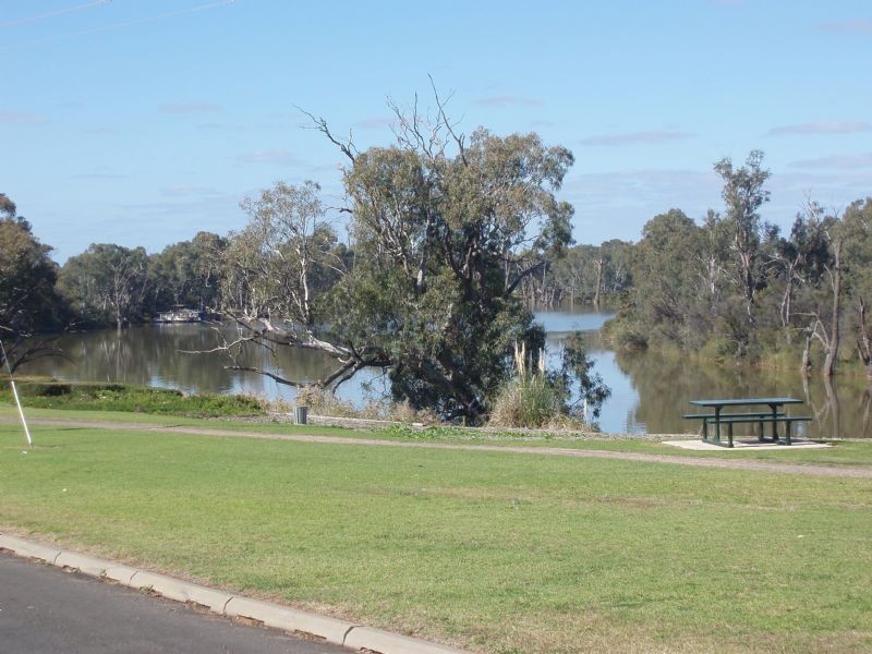 92 Adelaide Street, Gol Gol NSW 2738