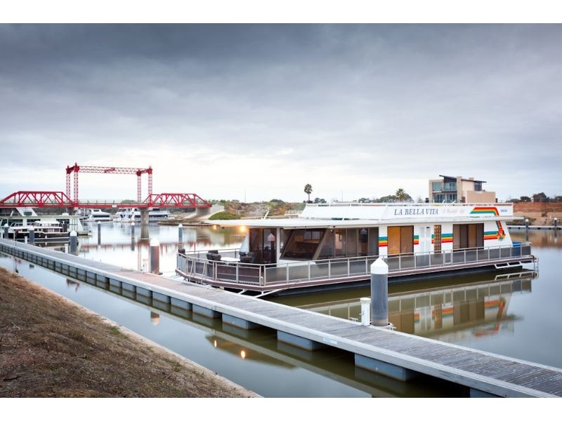La Bella Vita Houseboat, Mildura VIC 3500