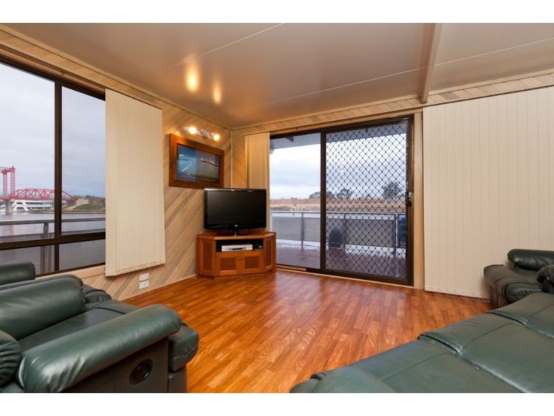 La Bella Vita Houseboat, Mildura VIC 3500