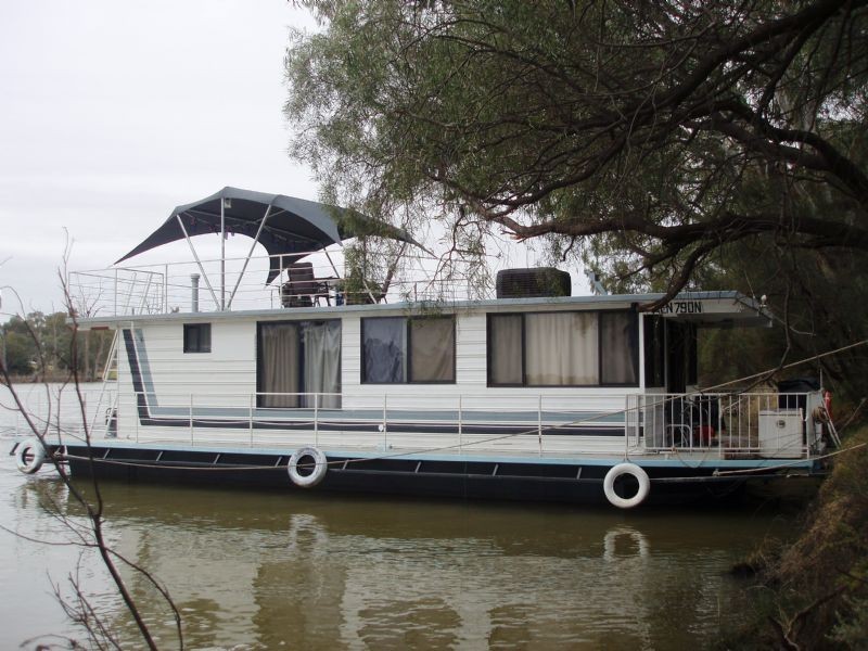 Aquavilla 3 Houseboat, Mildura VIC 3500