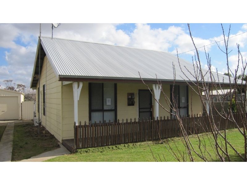 23 Railway Terrace, Ouyen VIC 3490