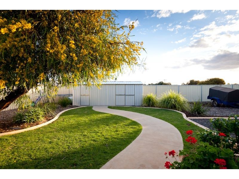 82 Flora Avenue, Mildura VIC 3500