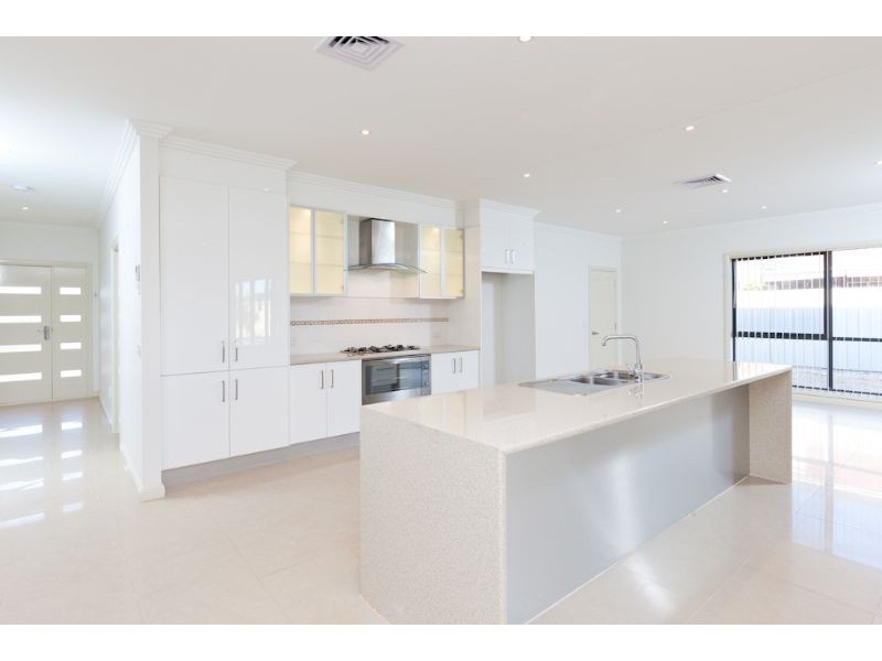 21 Bakogiannis Court, Mildura VIC 3500