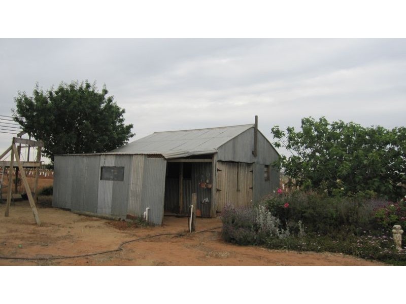613 Shaggy Ridge Road, Robinvale VIC 3549