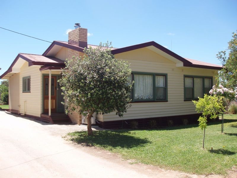 17 Britt Street, Ouyen VIC 3490