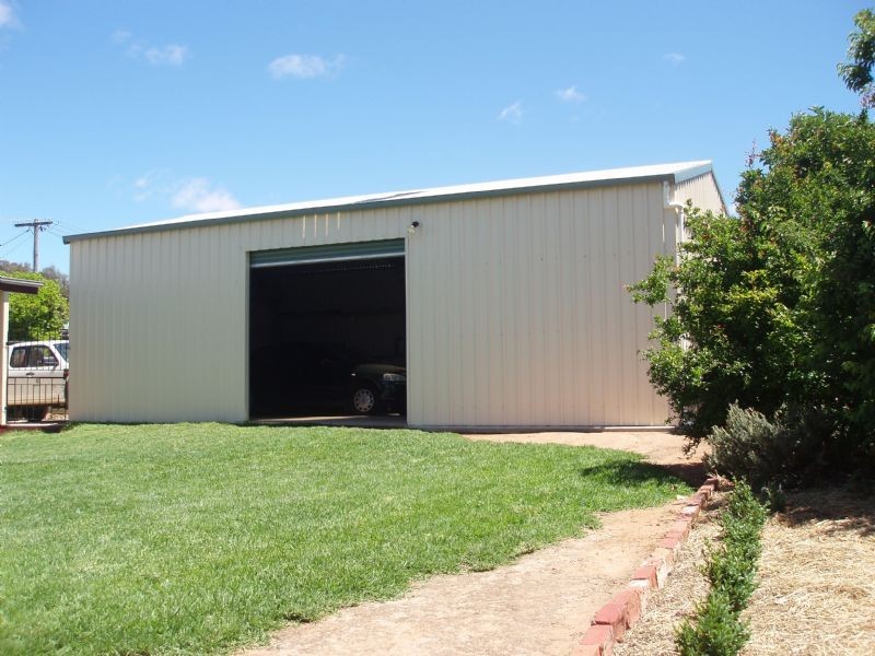 17 Britt Street, Ouyen VIC 3490