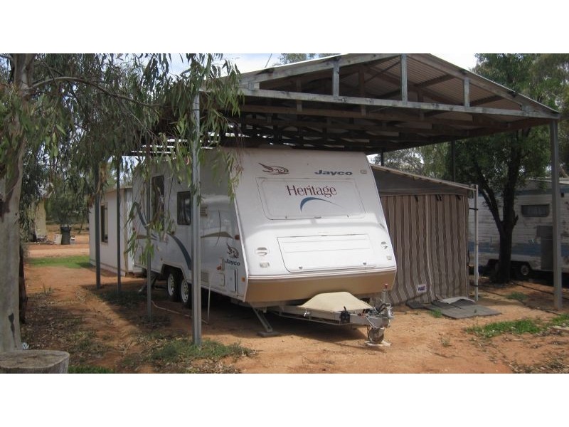 Site 35 Bushmans Rest Caravan Park, Cullulleraine VIC 3496