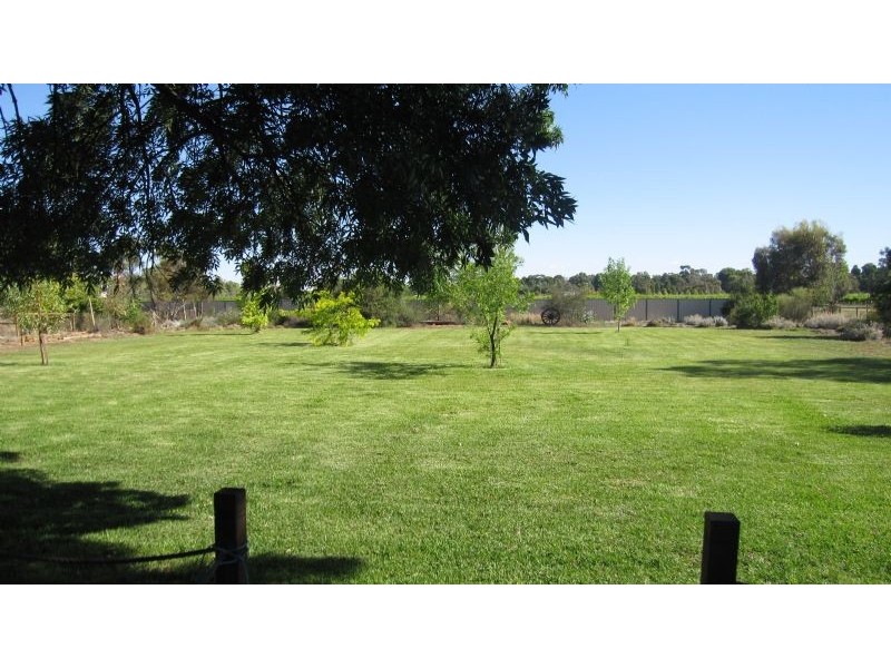 24 Williams Road, Robinvale VIC 3549