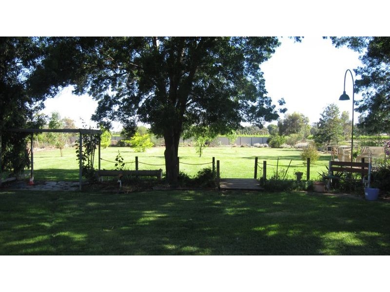 24 Williams Road, Robinvale VIC 3549
