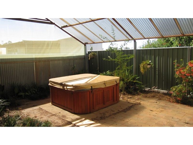 24 Williams Road, Robinvale VIC 3549