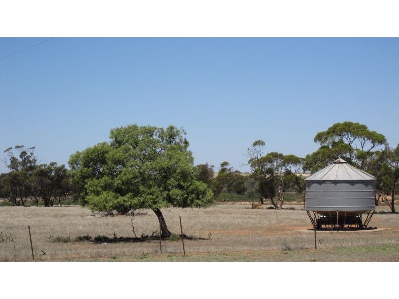 7 Cassidy Road, Ouyen VIC 3490