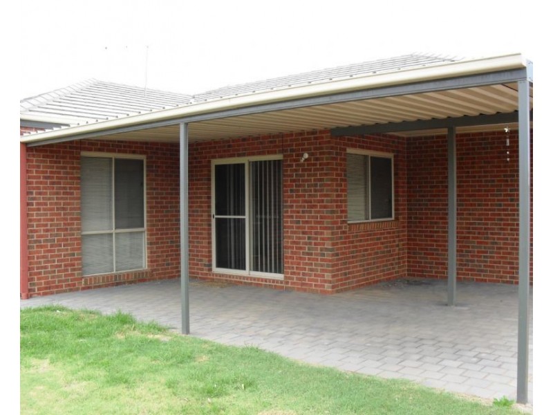 8 Oxley Court, Mildura VIC 3500