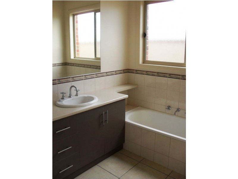 8 Oxley Court, Mildura VIC 3500