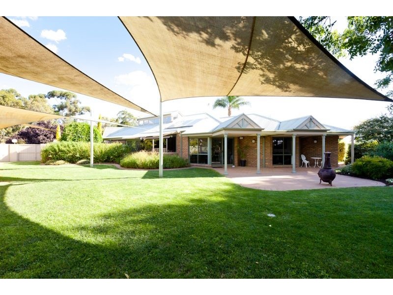 143 Koorlong Avenue, Nichols Point VIC 3501