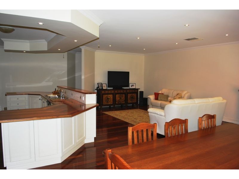 6 Wadsworth Drive, Gol Gol NSW 2738