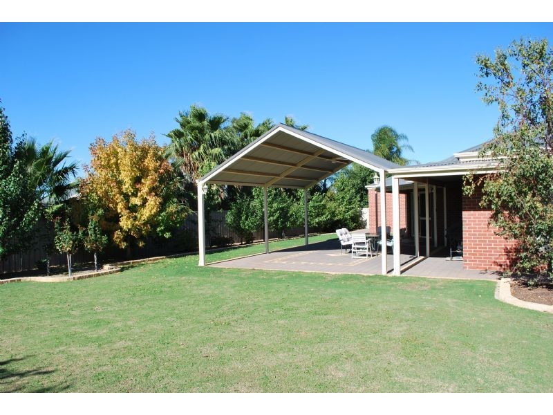 6 Wadsworth Drive, Gol Gol NSW 2738