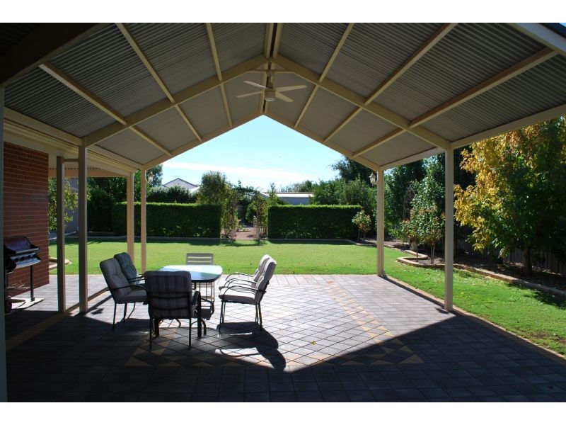 6 Wadsworth Drive, Gol Gol NSW 2738