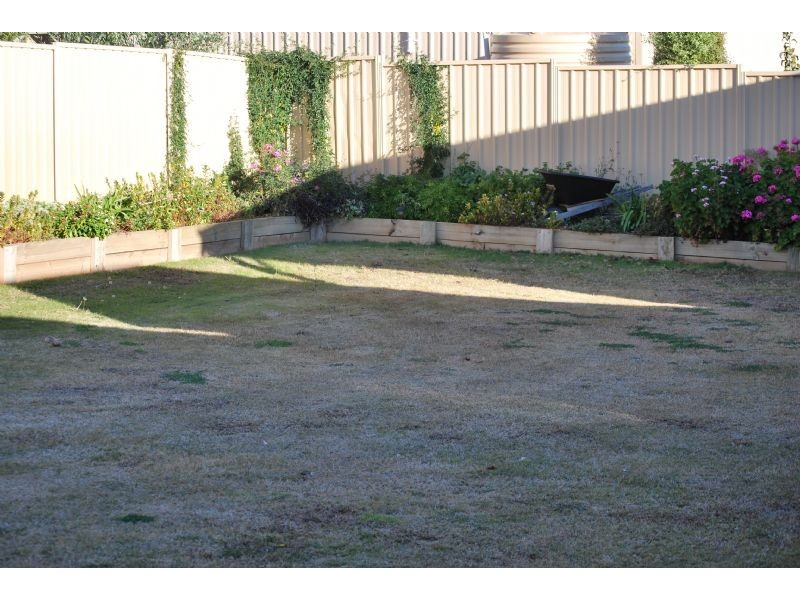 6 Robert Court, Gol Gol NSW 2738
