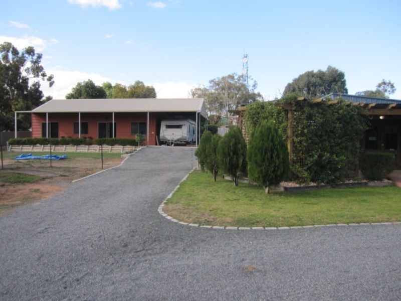 16-17 Darling Street, Pooncarie NSW 2648