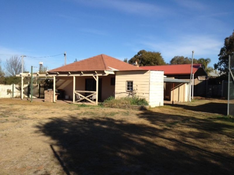 12 Fuller Street, Ouyen VIC 3490