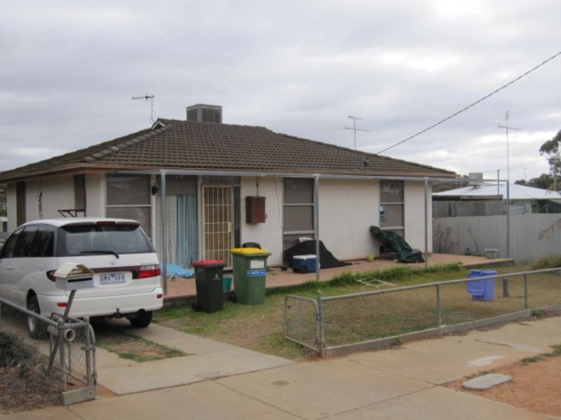 32 Ritchie Street, Ouyen VIC 3490