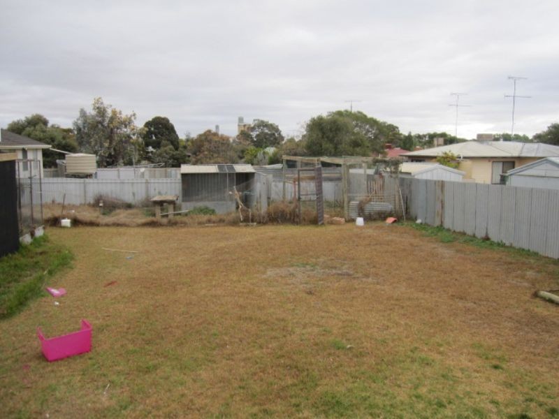 32 Ritchie Street, Ouyen VIC 3490