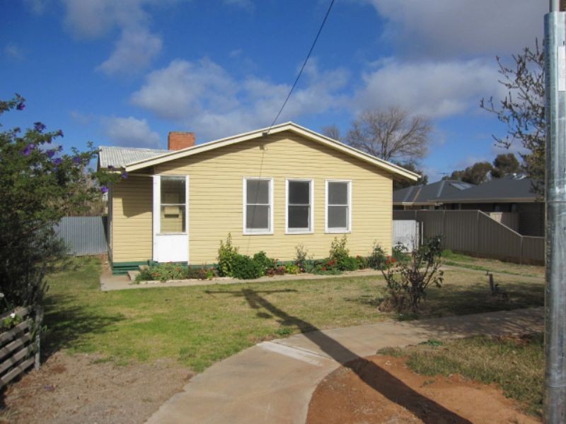 8 Chislett Crescent, Merbein VIC 3505