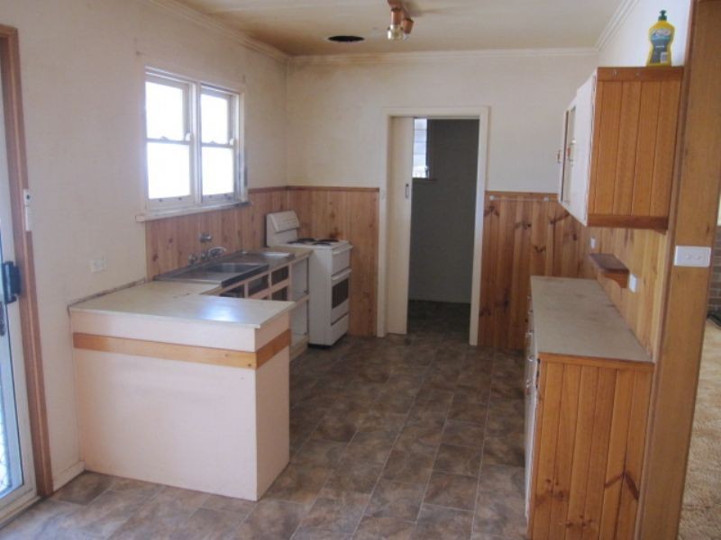 27 Leonora Street, Robinvale VIC 3549