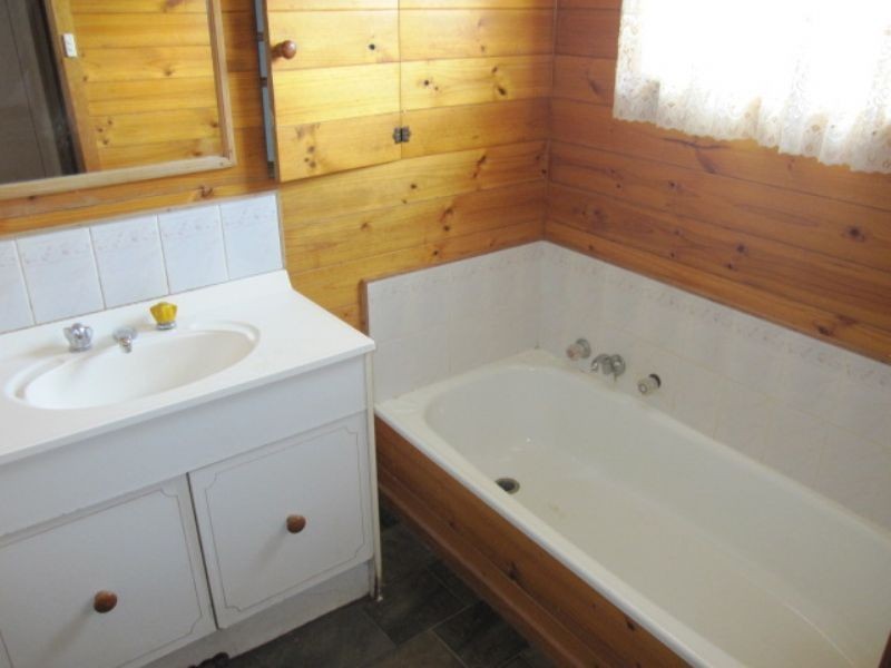 27 Leonora Street, Robinvale VIC 3549