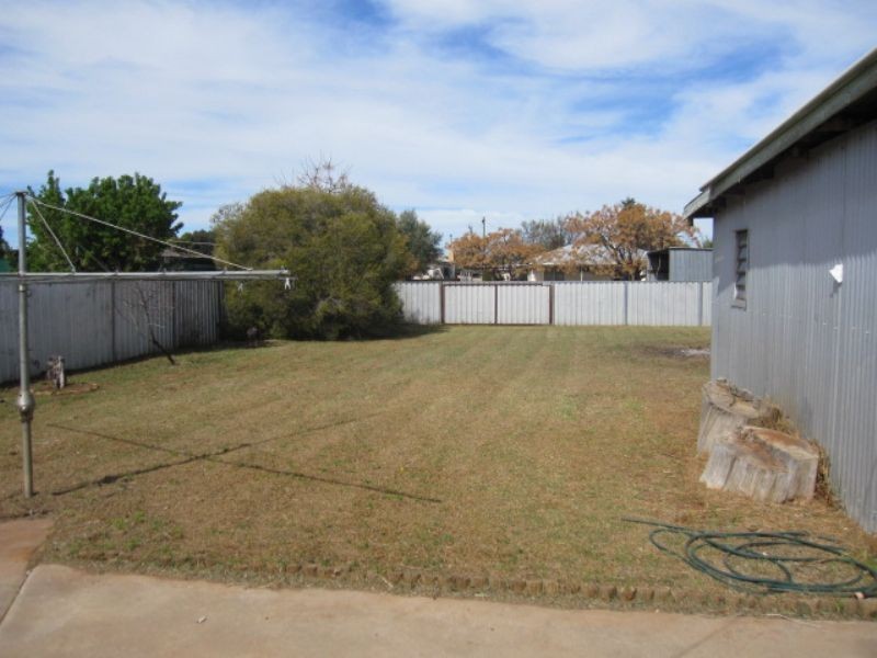 27 Leonora Street, Robinvale VIC 3549