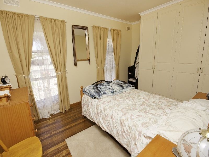 8 Namoi Avenue, Red Cliffs VIC 3496