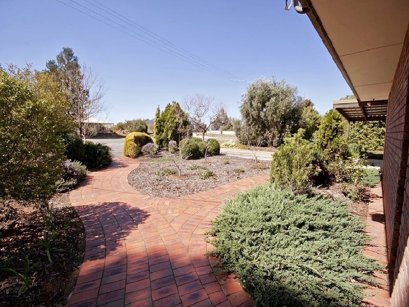 58 Ritchie Street, Ouyen VIC 3490