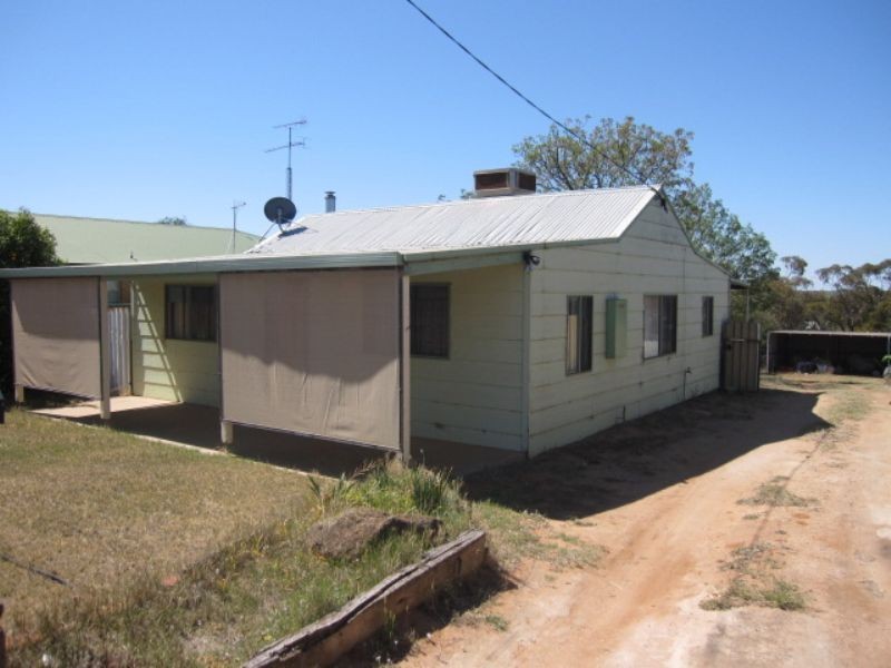 17 Lawler Street, Ouyen VIC 3490