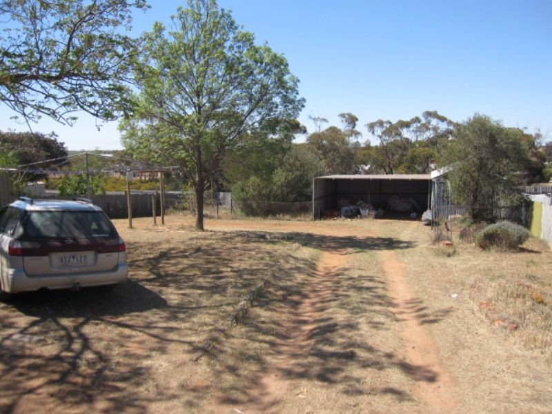 17 Lawler Street, Ouyen VIC 3490